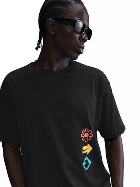 Nike Max90 Tee Men’s Small Black Graphic Loose Fit Dolphin Wave T-Shirt
